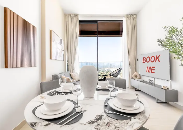 Elegant 1 Bedroom In Jvc With Canal Views