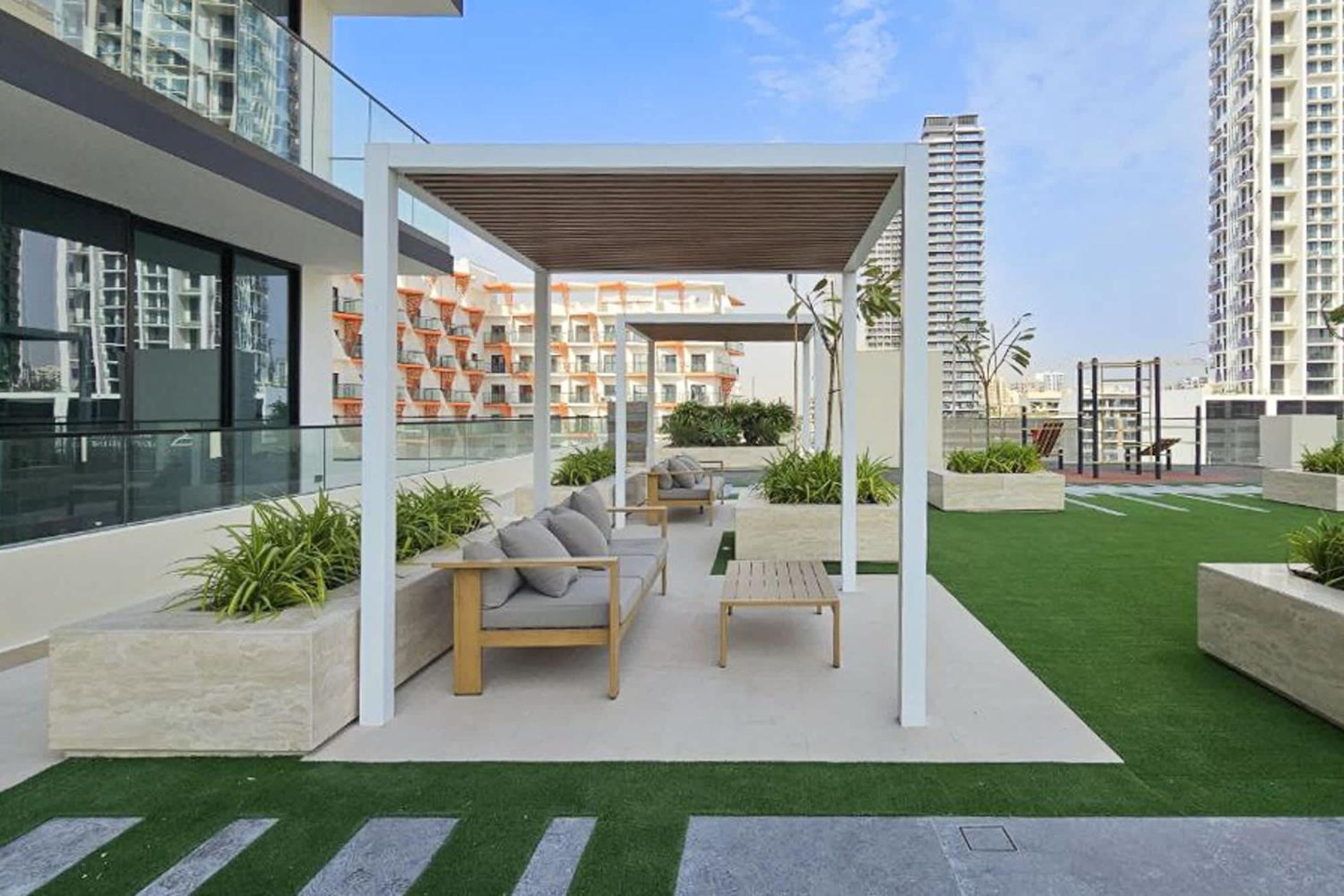 Elegant 1 Bedroom In Jvc With Canal Views *